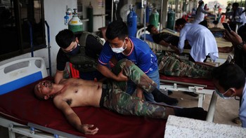 FOTO: Digempur F-16 Thailand, RS Kamboja Kebanjiran Tentara Terluka