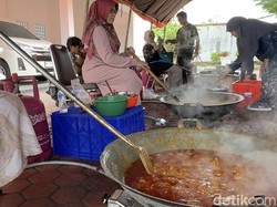 Warga Sumbar Siapkan 2 Ton Rendang untuk Korban Bencana di Aceh-Sumut