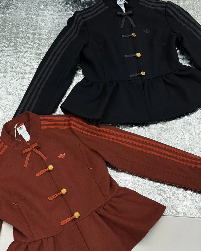 Koleksi ini menetapkan standar baru dalam interpretasi New Chinese Style di industri fashion. Adidas menghadirkan narasi budaya yang relevan, modern, dan penuh rasa percaya diri./ Foto: instagram.com/radii_media
