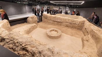 FOTO: Stasiun Metro Colosseum Roma Dihiasi Harta Karun Kuno