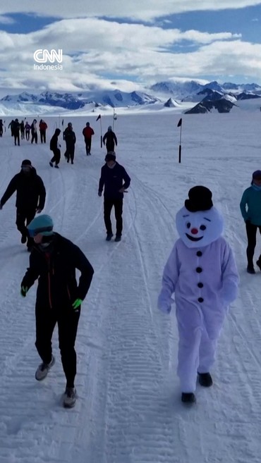 Pelari di Antartika Isi Waktu Luang, Lari Terbalik Sejauh Satu Mil