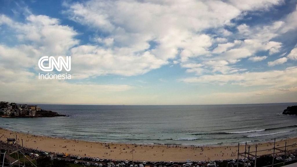 Detik-detik Warga Lari Histeris saat Penembakan di Bondi Sydney Pecah