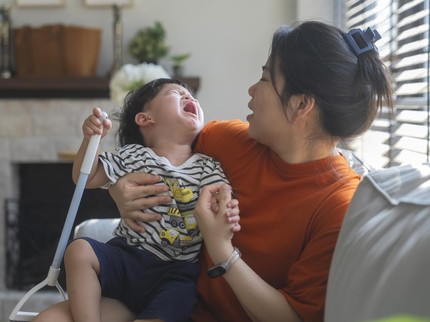 Anak Sering Menangisi Hal Kecil? Ketahui Penyebab & Cara Mengatasinya