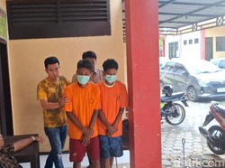 Polisi Tangkap Tangan 2 Orang Transaksi Narkoba di Bangkalan