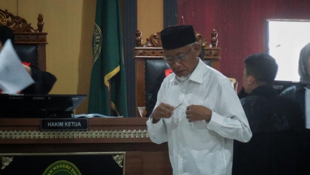 Eks Bupati Sleman Didakwa Korupsi Dana Hibah untuk Pilkada Istri