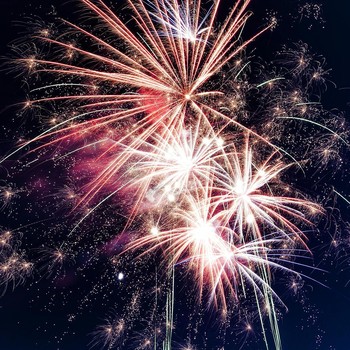 Empati Musibah, Perayaan Tahun Baru 2026 di Sejumlah Kota Tanpa Kembang Api dan Konser