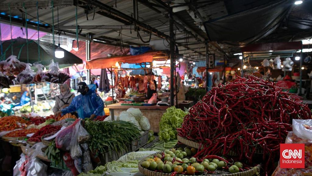 FOTO: Geliat Pasar Tradisional Jelang Nataru