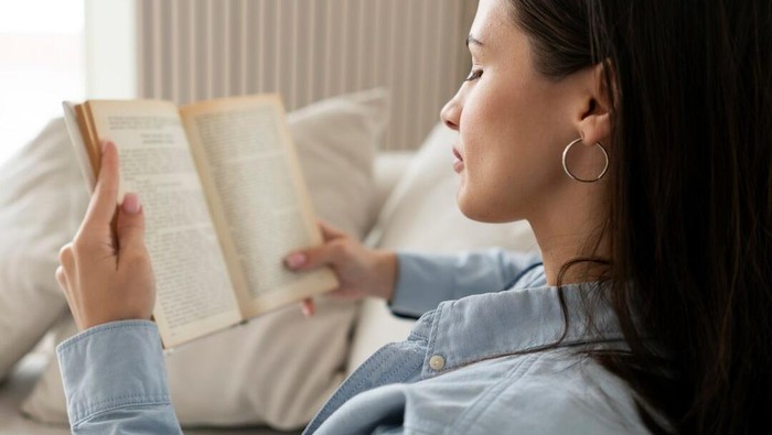 Kamu memilih diam daripada membalas. Diam bukan tanda kalah, tapi tanda sadar dan kemampuan regulasi emosi yang baik/ Foto: Freepik.com/Freepik