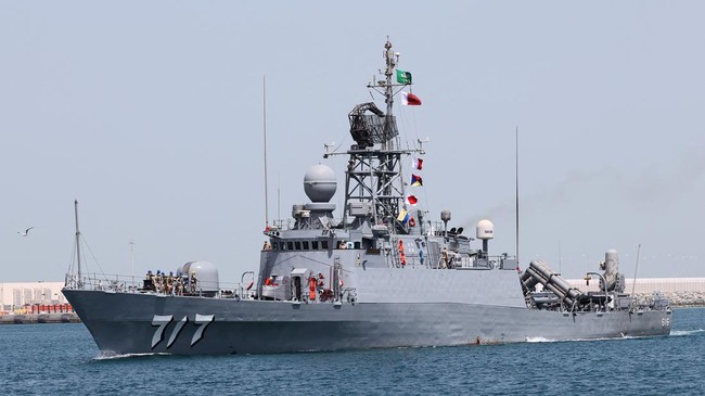 Arab Saudi meluncurkan kapal perang canggih terbaru bernama Raja Saud buatan negara bagian Wisconsin, Amerika Serikat pada pekan ini.