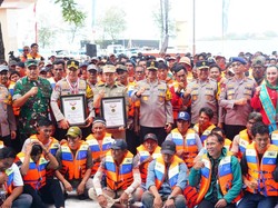 Pecahkan Rekor MURI, Kapolda Metro Gandeng 1.000 Nelayan Jaga Laut Jakarta