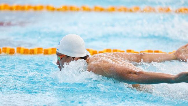 Apakah Berenang Bisa Membatalkan Puasa? Begini Penjelasannya