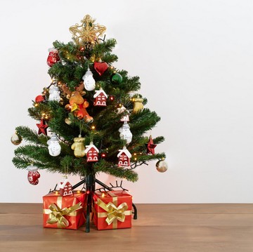 Bukan Sekadar Hiasan, Ini Makna di Balik 5 Ornamen Pohon Natal