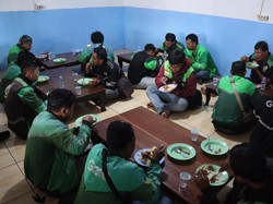 Tak Hanya Pelajar, Ojol Subang Kini Ikut Nikmati Makan Gratis