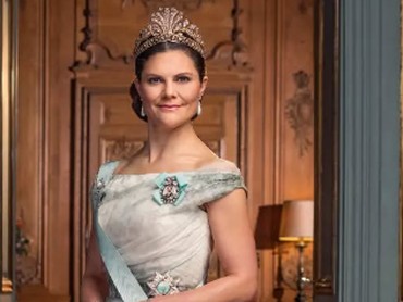 Calon Ratu Swedia Pakai Baju Bekas Ibunya 31 Tahun Lalu di Acara Nobel