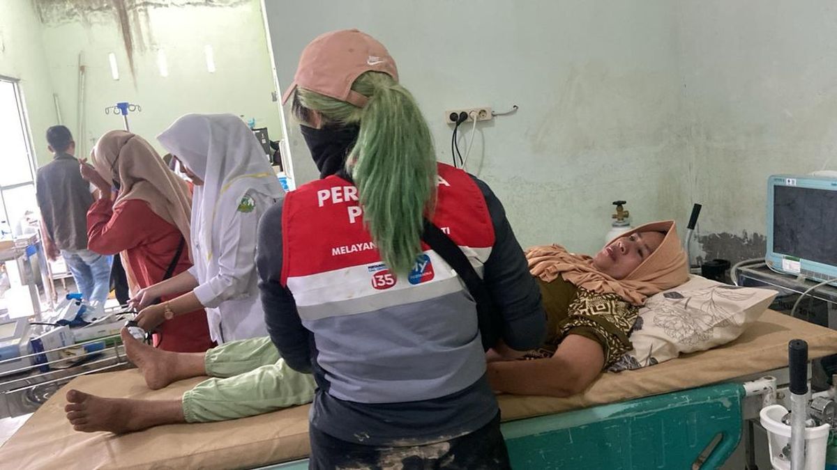 Relawan Pertamina Peduli Jemput Bola, Layani Korban Banjir Sumatra