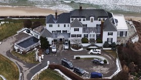 FOTO: Rumah Taylor Swift Jadi Lokasi Pernikahan dengan Travis Kelce?