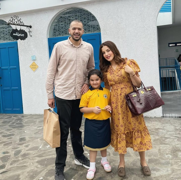 <p>Hal tersebut diketahui langsung melalui <em>postingan</em> terbaru Tasya di akun Instagram pribadinya. Dalam unggahan itu, ia dan Ahmad terlihat menghadiri acara sekolah putri sulungnya, Maryam Eliza Khair Assegaf.&nbsp;(Foto: Instagram @tasyafarasya)</p>