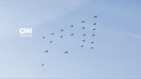 Momen Jet Tempur Swedia-Denmark Bentuk Formasi Pohon Natal