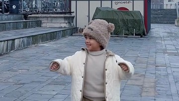 Update Informasi Selebriti InsertLive : Momen Haru Gala Sky Mimpi Digendong Mendiang Vanessa Angel