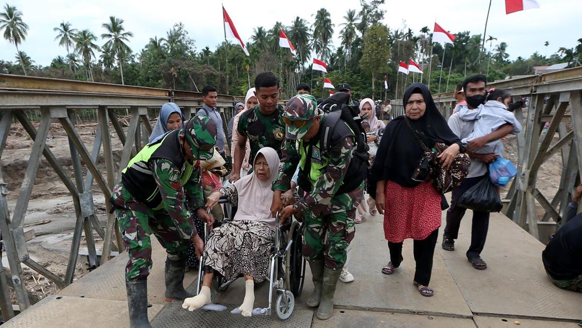 BNPB, TNI, Polri Kerja 20 Jam per Hari Pulihkan Daerah Bencana Sumatra