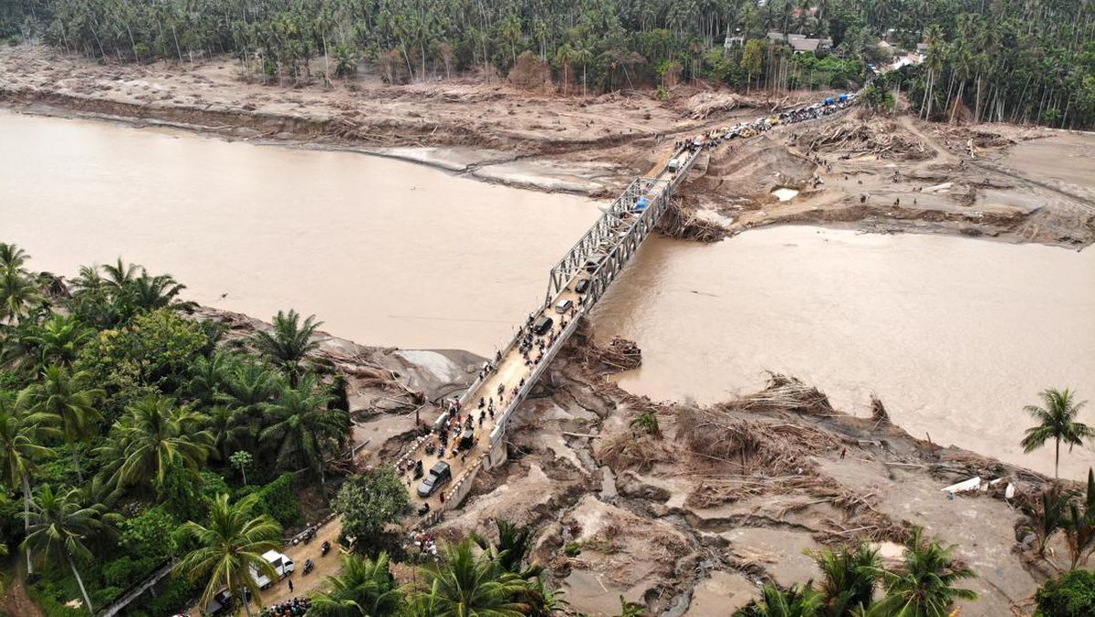 Pratikno: Jalan Terdampak Banjir Sumatra Mulai Beroperasi Terbatas