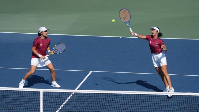 Aldila Sutjiadi/Janice Tjen menjadi salah satu penyumbang emas bagi kontingen Indonesia pada Jumat (19/12) siang.