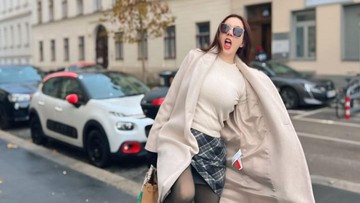 Gosip Terkini Selebriti Insertlive : Lisa Mariana Sebut Aura Kasih Lagi Jual Mobil untuk Hilangkan Barang Bukti