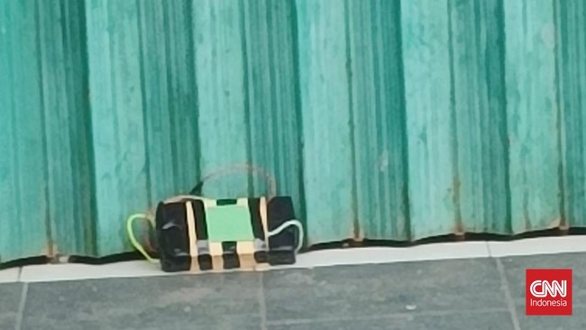 Polisi memastikan benda mencurigakan yang sempat diduga sebagai bom di depan gereja GKPS yang ada di kawasan ITC Kosambi, bukan bahan peledak