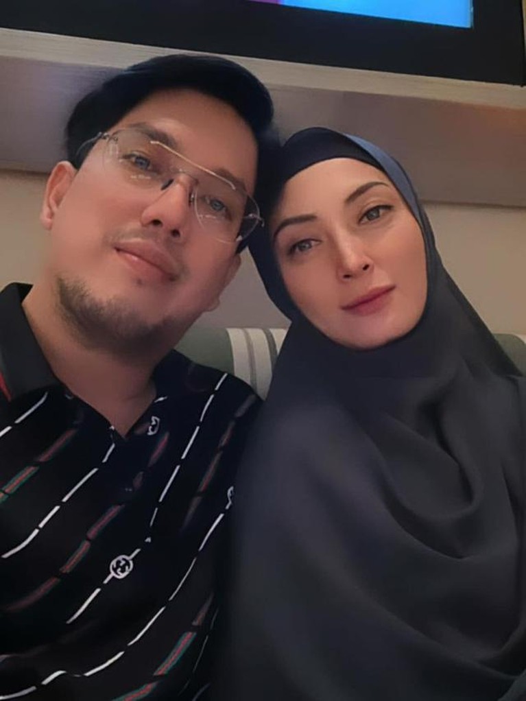 Della Puspita dan Arman Wosi