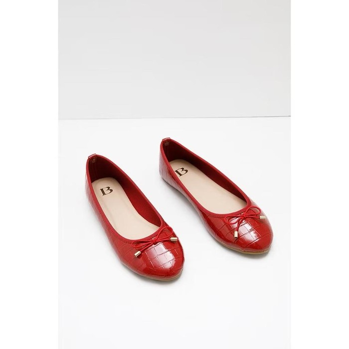 Get The Look: Gaya Casual untuk Hangout ala Alya Shamila