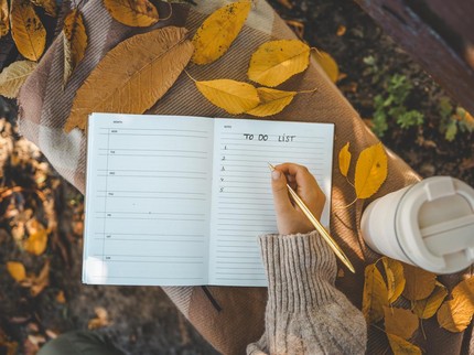 5 Kelebihan Orang yang Suka Menulis To-Do List dengan Tangan Menurut Psikolog