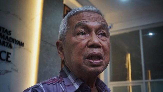 Ketua PP Muhammadiyah, Busyro Muqoddas, dorong pengembalian konsesi tambang. Ia menekankan pentingnya pengelolaan yang ramah lingkungan dan berkelanjutan.