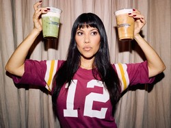 Kourtney Kardashian Setop Suntik Botox, Supaya Mata Batin Tak Tertutup