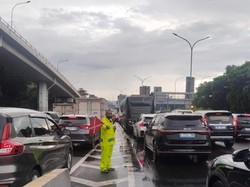 Macet di Tol Jakarta Tangerang, Buka Tutup di Exit Underpass Tomang Diterapkan