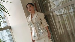 Nikita Willy Berikan Kalung Berlian Kesayangan untuk Pejuang Garis Dua