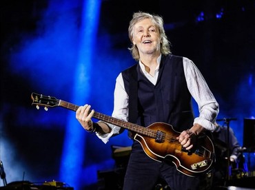 Paul McCartney Terpukul Hofner Gulung Tikar, Kenang Bass Ikonik Era Keemasan The Beatles