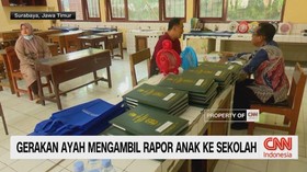 VIDEO: Gerakan Ayah Mengambil Rapor Anak ke Sekolah