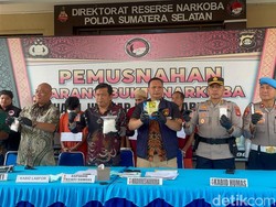 Polda Sumsel Musnahkan Sabu 2,6 Kg dengan Cara Diblender