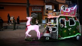 FOTO: Ojek Motor di Peru 'Berdandan', Sebar Keceriaan Libur Natal