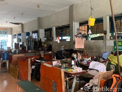 Penjahit Permak Surabaya Akui Omzet Turun Jelang Nataru