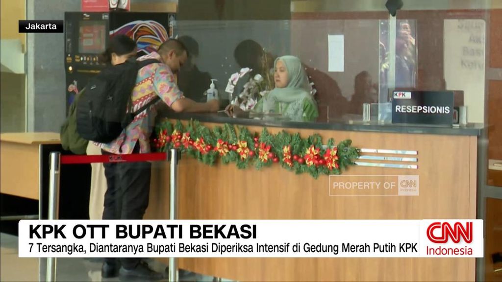 VIDEO: Bupati Bekasi Ade Kuswara Diperiksa KPK