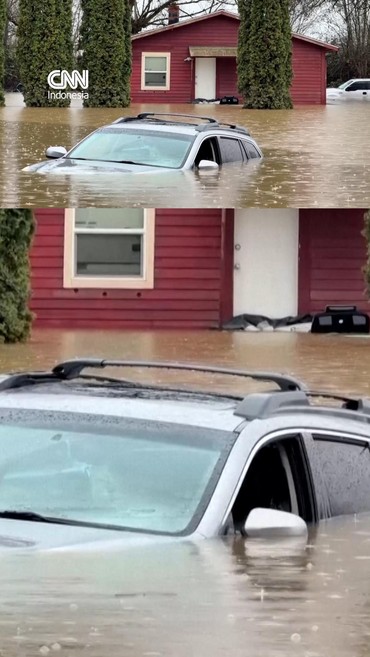 Kendaraan dan Permukiman Terendam Banjir di Washington AS