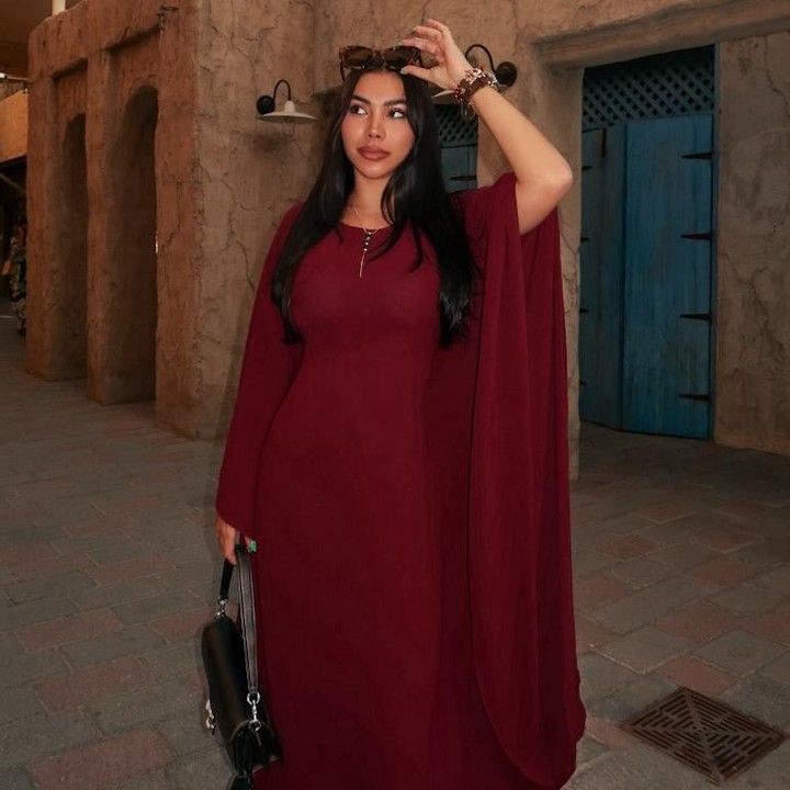 <p>Influencer yang dikenal kerap membahas soal Diet dan Fitness, Yulia Baltschun, pernah mengungkap tentang PCOS yang diidapnya sejak remaja. Menyadari potensi bahaya dari PCOS, Yulia pun berkomitmen untuk mengubah gaya hidup. Nah, berkat gaya hidup yang sehat, Yulia bisa mendapatkan kehamilan sehat. (Foto: Instagram Yulia Baltschun)</p>