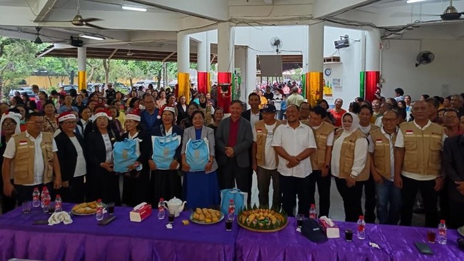 98 Resolution Network menggelar Tali Kasih Natal, salurkan 8.000 paket sembako ke berbagai daerah, dukung penanganan bencana di Sumatra.