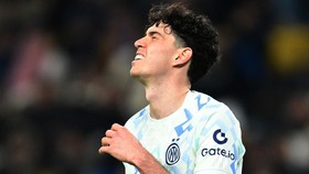 Harga Bastoni Kemahalan, Barcelona Cari Alternatif Bek Tengah Baru