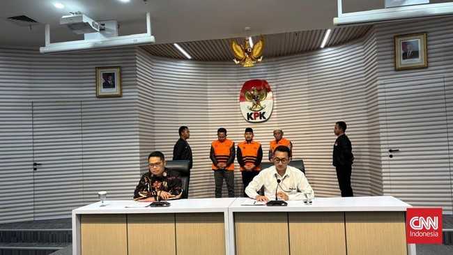 Komisi Pemberantasan Korupsi (KPK) menetapkan Bupati Bekasi periode 2025-sekarang Ade Kuswara Kunang sebagai tersangka kasus dugaan suap terkait ijon proyek