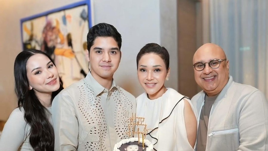 Maia Estianty Kulineran di Restoran Melaney Ricardo hingga Andre Taulany