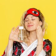 5 Bahan Skincare untuk Jaga Kulit Tetap Sehat di Musim Hujan