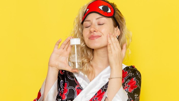 5 Bahan Skincare untuk Jaga Kulit Tetap Sehat di Musim Hujan