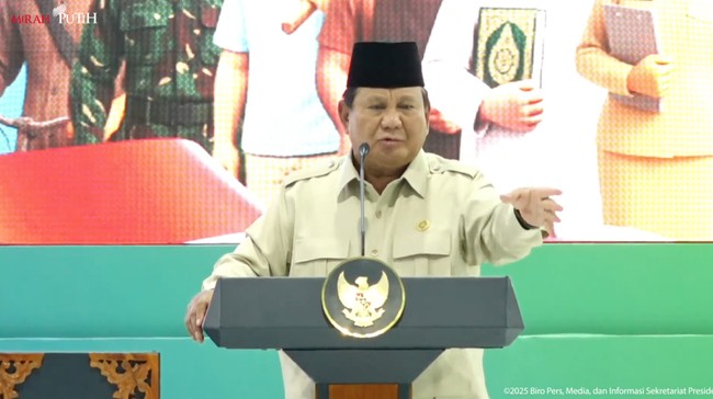 Presiden RI Prabowo Subianto percaya demokrasi Indonesia harus lebih hebat. Prabowo tidak melihat latar belakang partai politik selama bekerja untuk rakyat.